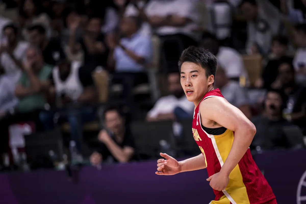 他在攻防两, yid, 地屈居亚军