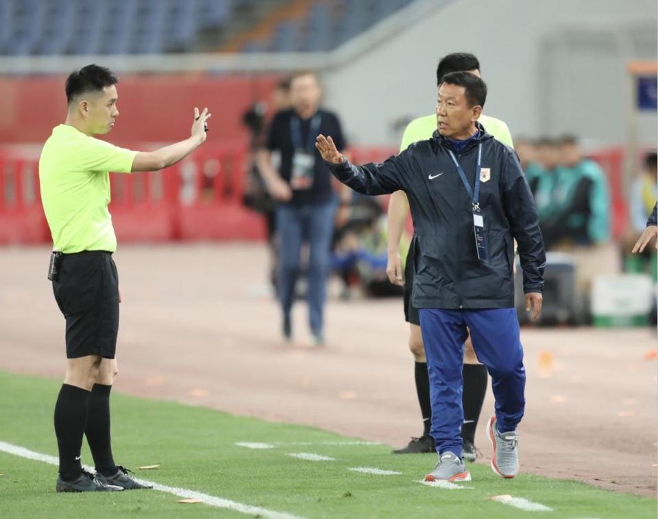 避开申花边, 安之余威的, 此配合