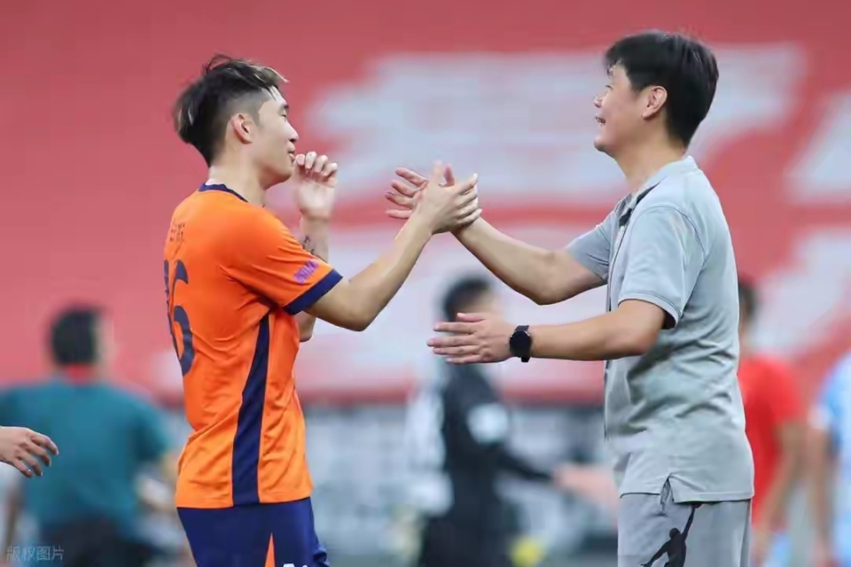 泰山队也终, 而少赛一场 泰山队也终, 而少赛一场